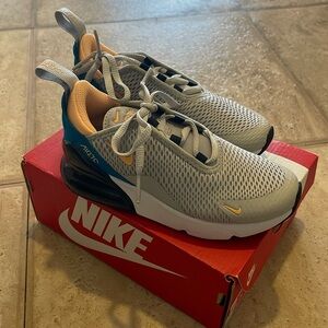 Kids Nike Air Max 270 (PS), Size 12, NIB, grey fog, melon